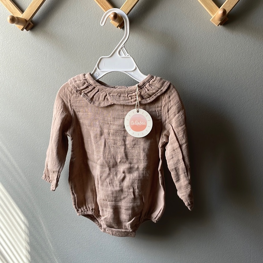 Tullabee Organic Cotton Peter Pan Collared Bodysuit